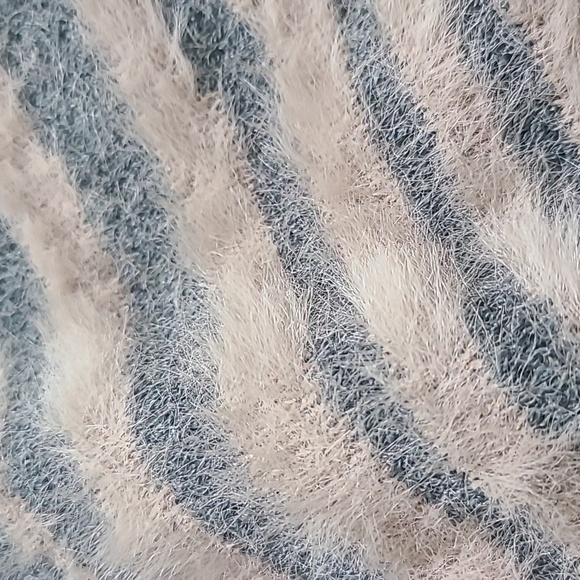 Jessica Simpson Long Cardigan Sweater - Picture 8 of 8